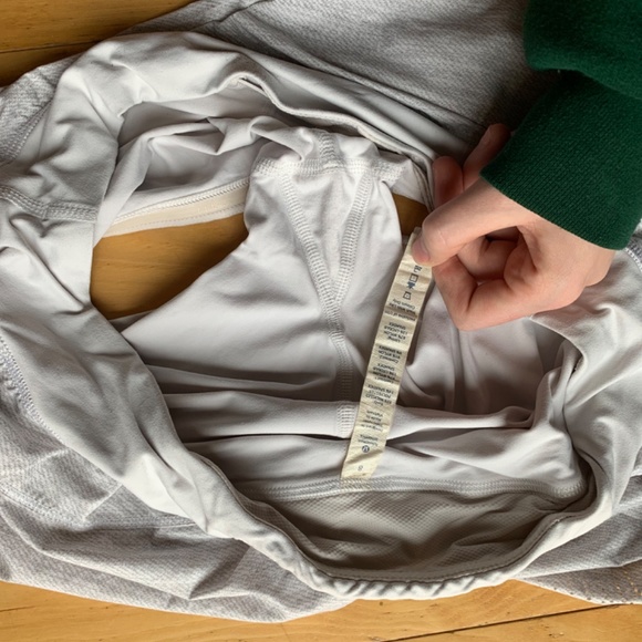 white lulu lemon skirt/short - Picture 3 of 4